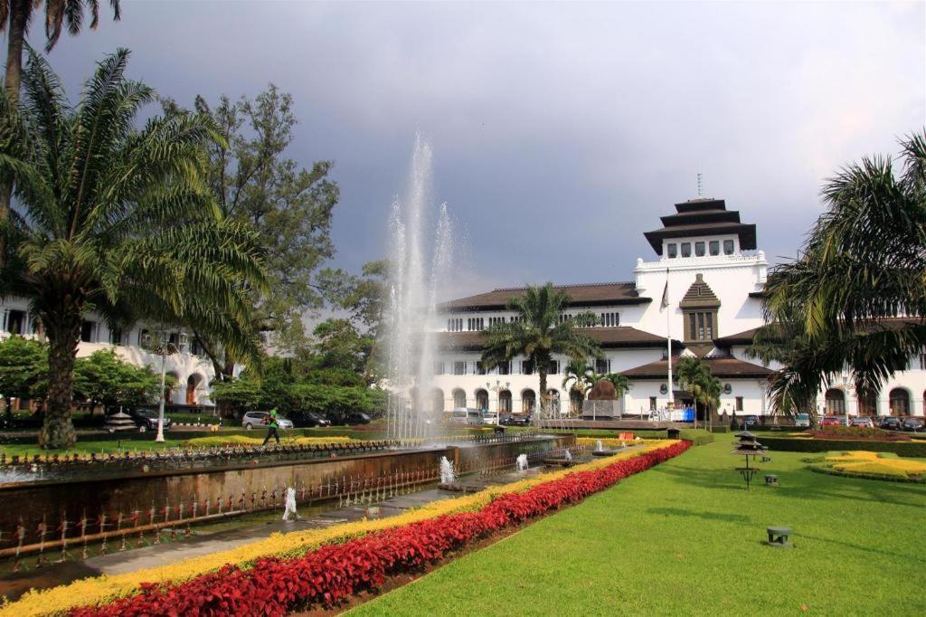 Oyo 2554 Hotel Arimbi Lama Dewi Sartika Bandung Exteriör bild